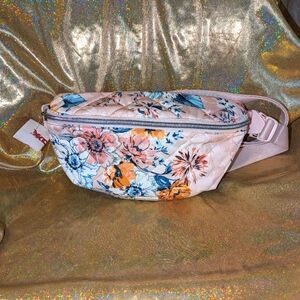 VERA BRADLEY Belt Bag  NewWithTags